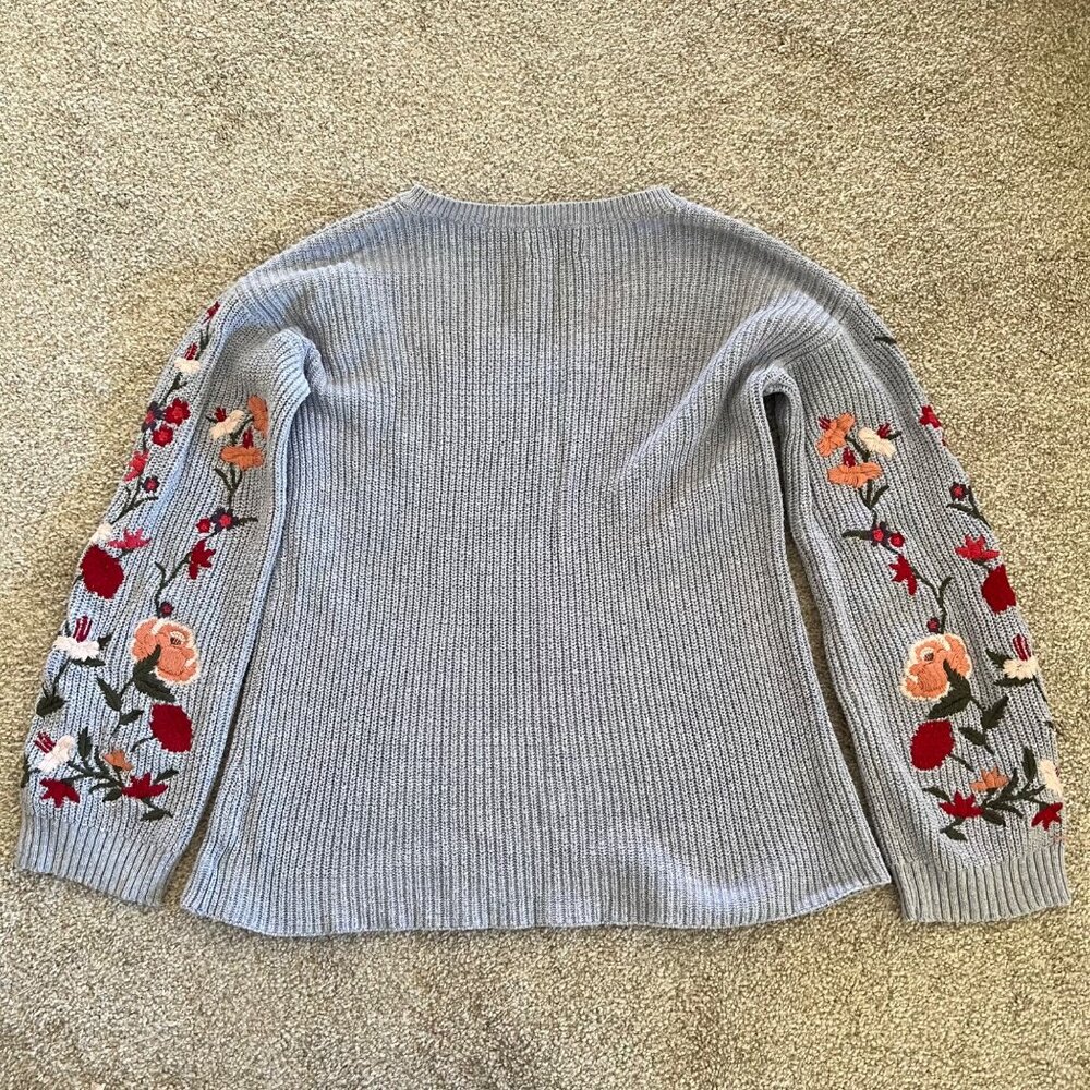 American Eagle Knit Periwinkle Top with Embroidered Floral Print On Bell Sleeves - Picture 7 of 10